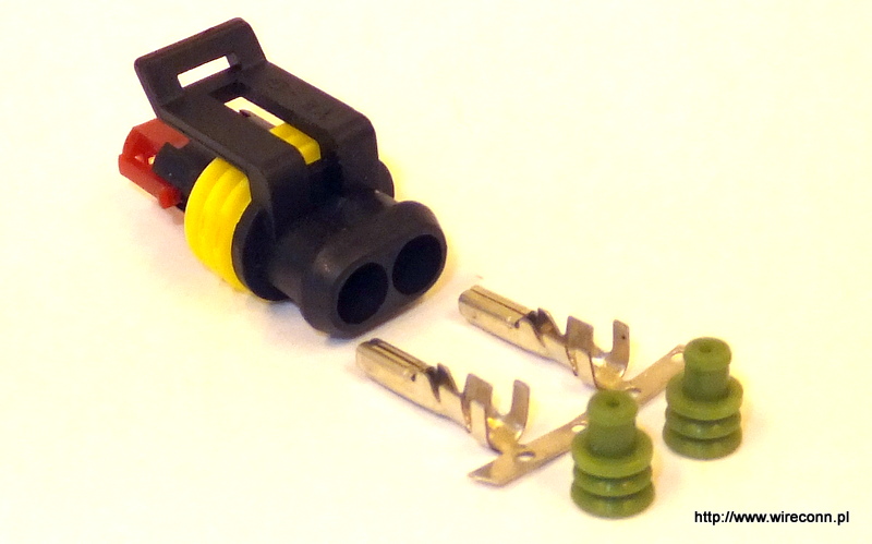 Stecker mit gelber Verriegelung und Terminals